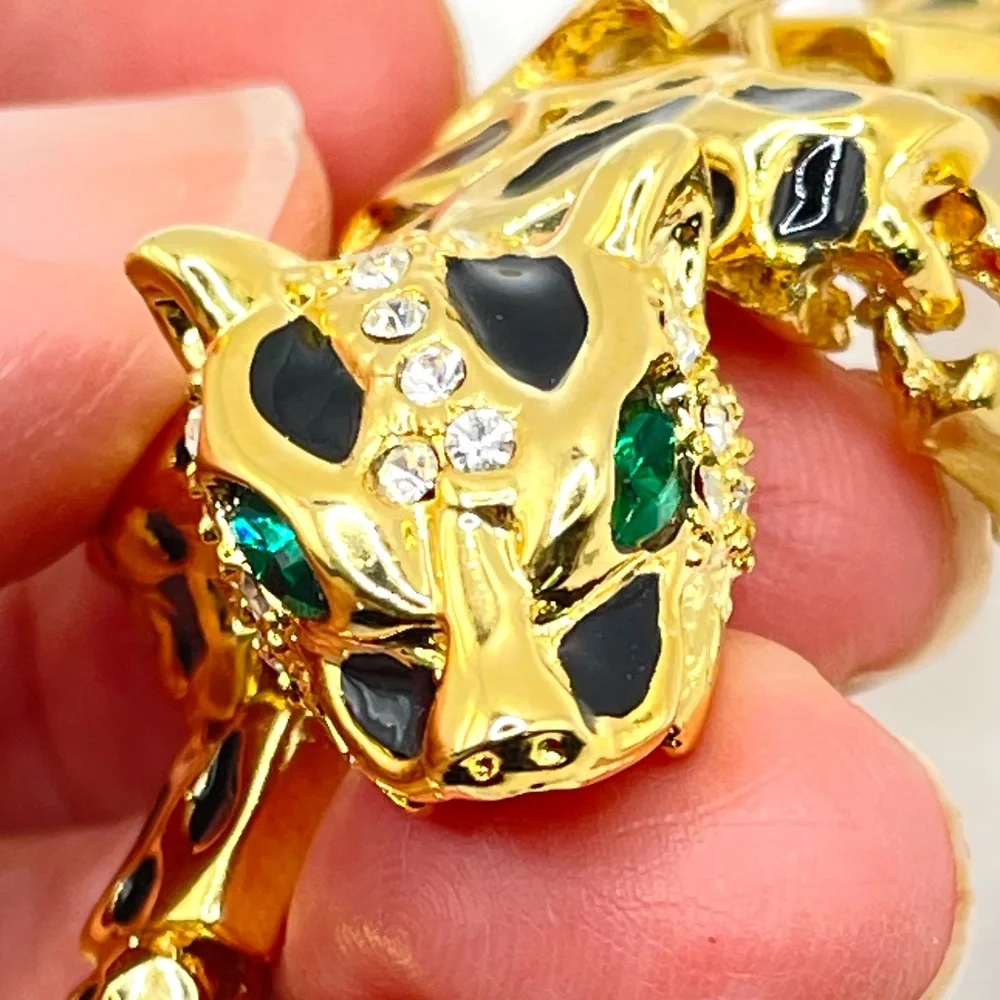 Vintage Leopard Shoulder Brooch 7 1/2